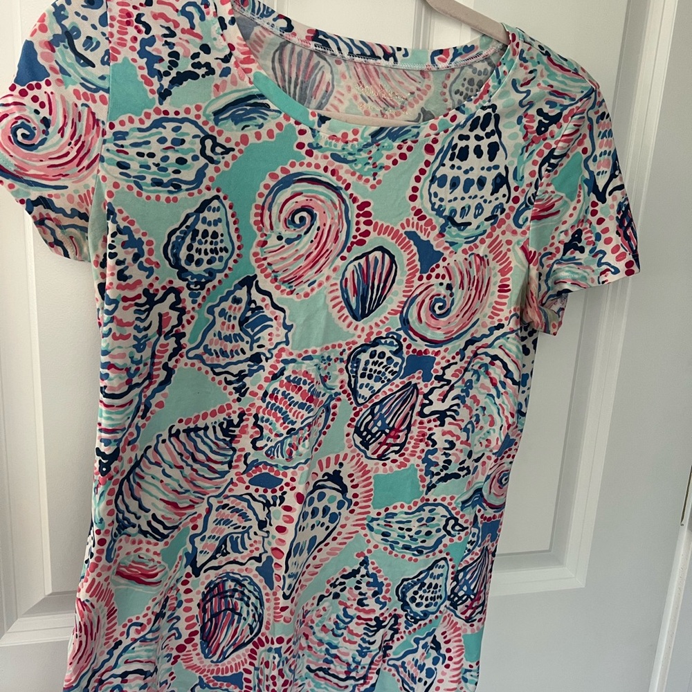 Lilly Pulitzer Etta scoop neck tee sz S